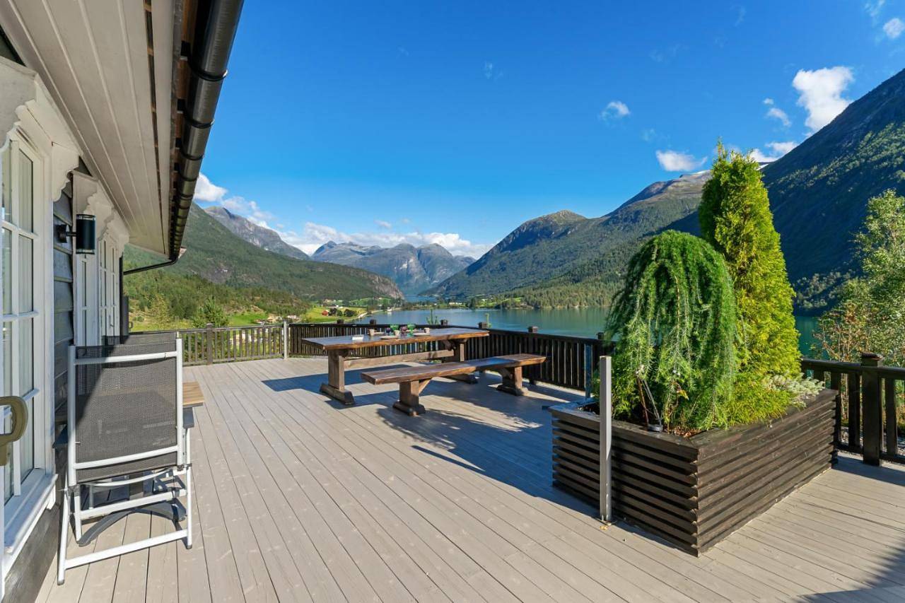 Luxury cabin with amazing views in Stryn 