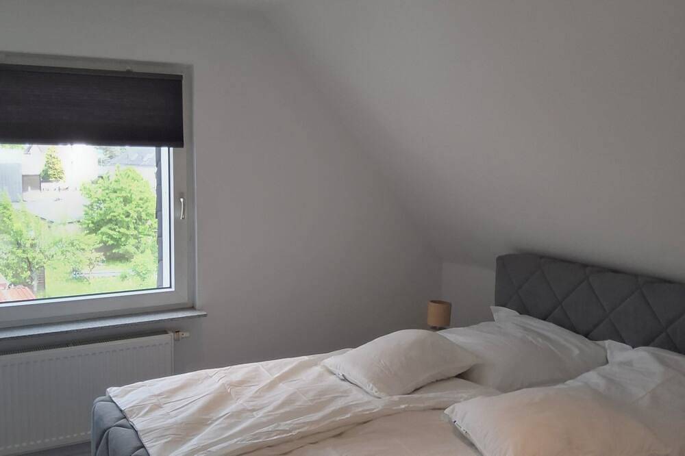 Ganze Wohnung, Top Wohnung Zentral, an kinderklinik mit Parkplatz in Siegen, Kreis Siegen-Wittgenstein