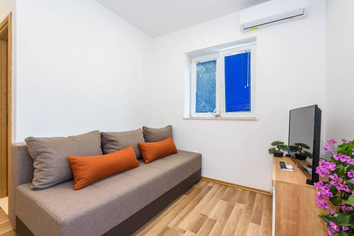 Ganze Wohnung, Apartment Đego in der Nähe von Ploce, Flussufer, Parkplatz in Rogotin, Dubrovnik-Neretva