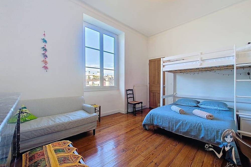 Appartement entier, Le Voyageur : Charme, lumière et confort à Pau. in Pau, Béarn