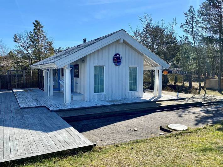 Ferieudlejning for 2 personer, med Terrasse og Sauna på Læsø