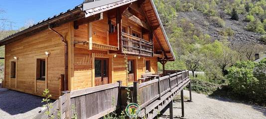 Gîte pour 11 personnes, avec terrasse et jardin à Livet-et-Gavet