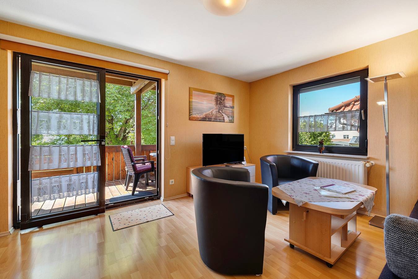 Hel lejlighed, Apartment 'Ferienwohnung Eleonore' with Shared Terrace, Shared Garden and Wi-Fi in Meßstetten, Neckar-Alb