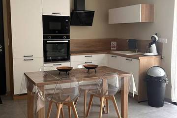 Gîte pour 4 personnes, avec jardin à Saint-Mitre-les-Remparts