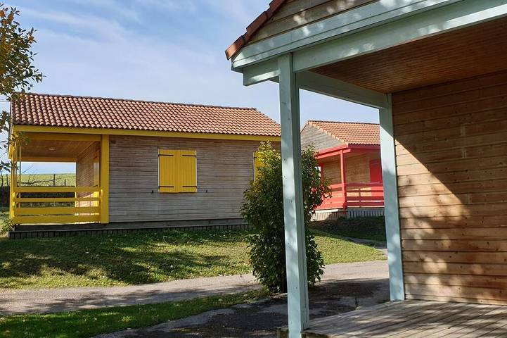 Chalet pour 6 personnes, avec jacuzzi ainsi que jardin et sauna, animaux acceptés