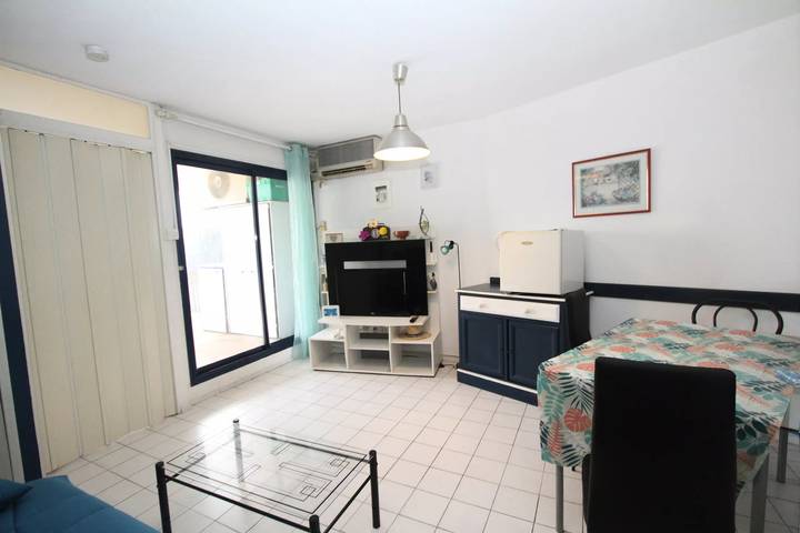 Gîte pour 4 personnes, avec terrasse dans Casino Du Canet En Rousillon - 2