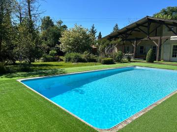 Gîte pour 8 personnes, avec jardin et piscine à Lignan-de-Bazas