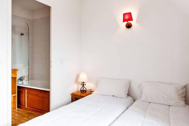 Gîte pour 4 personnes, avec jardin ainsi que sauna et piscine dans Lac Pavin - 4