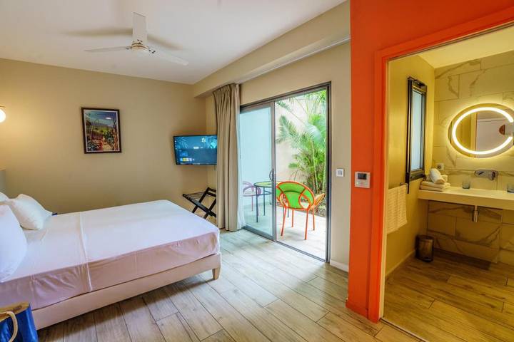 Hôtel pour 2 personnes, avec terrasse et jacuzzi ainsi que piscine et sauna dans Plage de Boucan Canot - 3