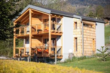 Cottage pour 2 personnes, avec sauna ainsi que jardin et jacuzzi à Chamoson