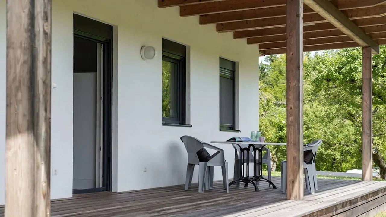 Gemütliche 65 m² große Wohnung mit Terrasse, Küche und Seeblick in der Nähe des Wörthersees in Schiefling am See, Klagenfurt-Land