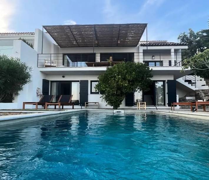 Villa pour 14 personnes, avec piscine et vue ainsi que jardin et terrasse, animaux acceptés dans Le Lavandou - 3