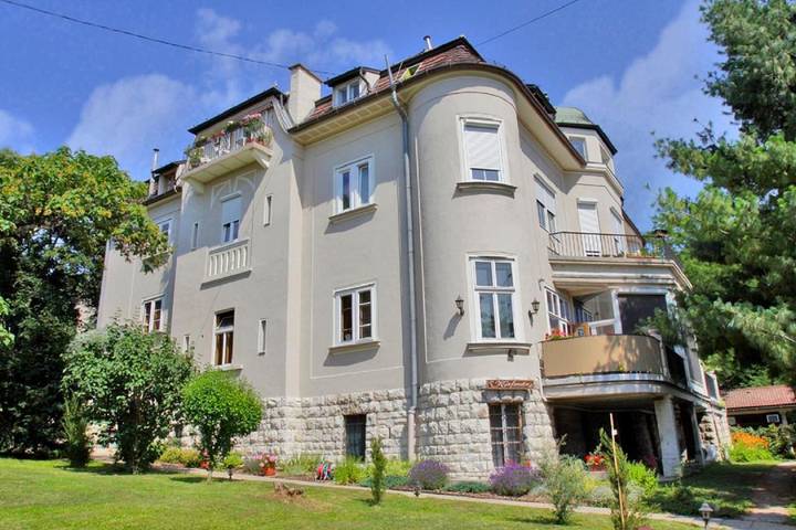 Chambre d’hôte pour 2 personnes, avec Terrasse et Jardin ainsi que Piscine et Vue à Budapest