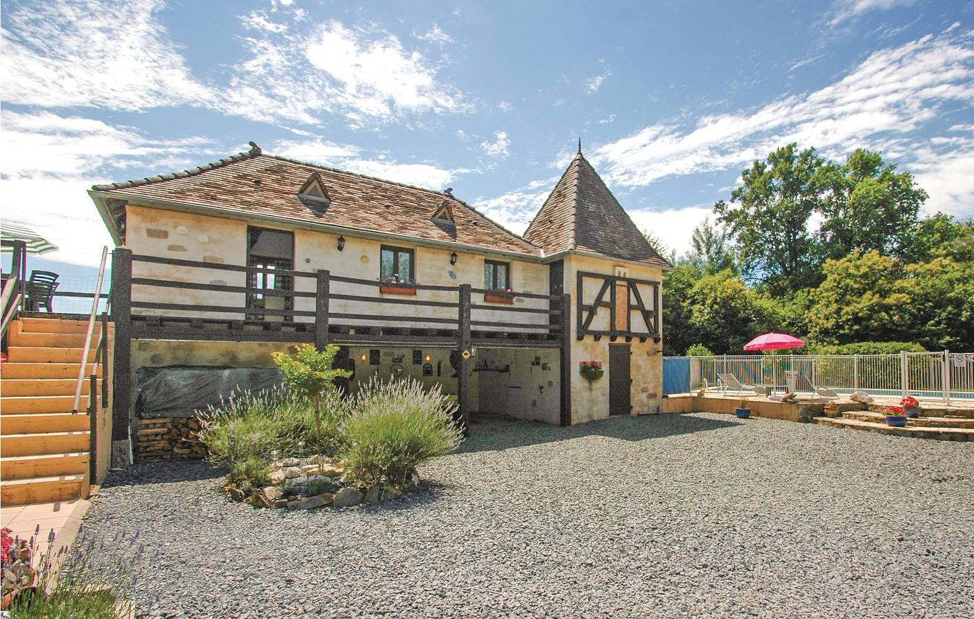 Appartement au bord de la piscine - 2,5 km de la plage in Savignac-Lédrier, Périgord Vert