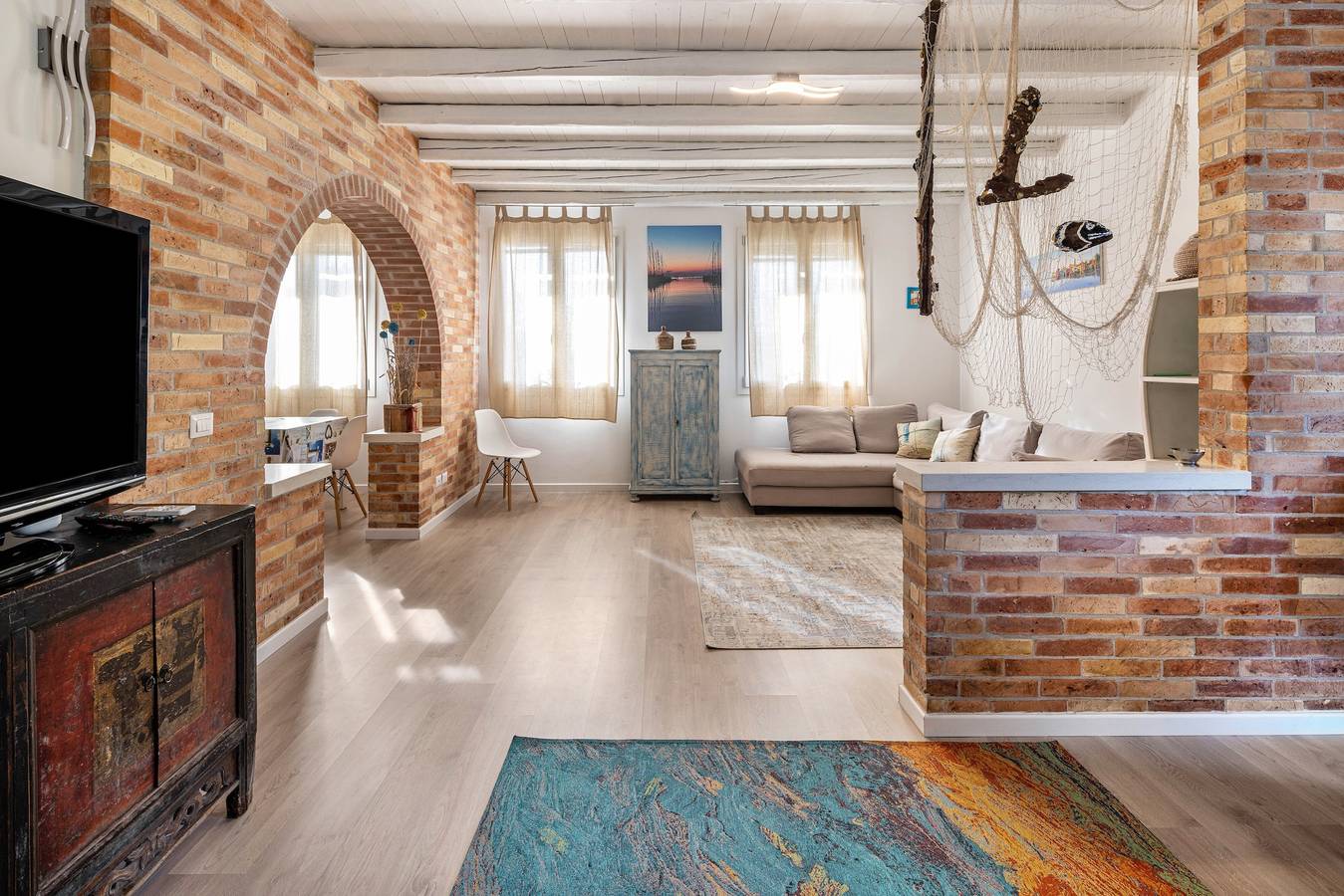 Apartamento entero, Apartamento estudio 'Appartamento Brussa Beach' con terraza privada, Wi-Fi y aire acondicionado in Caorle, Provincia de Venezia
