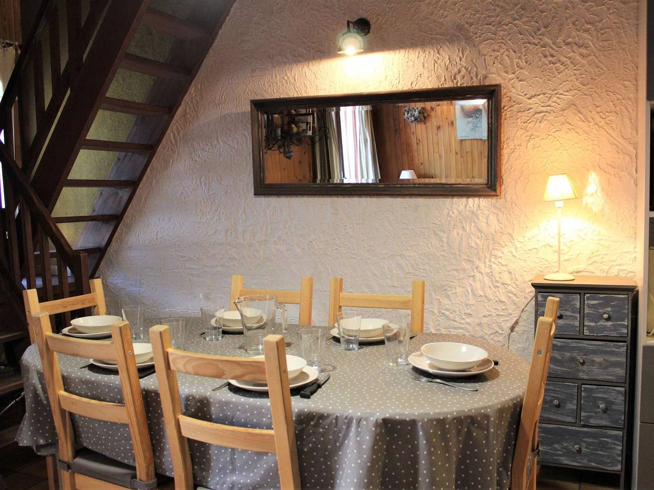 Geheel appartement, Cozy Duplex in Vars Les Claux - Sleeps 6, Near Slopes & Shops in Vars, Briançon en omgeving