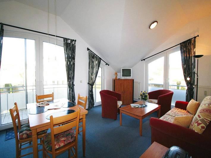 Ferienwohnung für 4 Personen, mit Balkon/Terrasse in Göhren - 2
