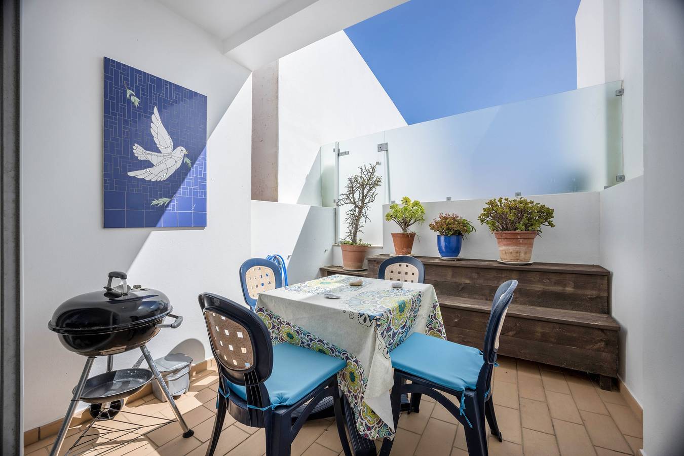 "Casa da Paz" com vista para o mar, terraços privados e Wi-Fi in Salema, Parque Natural do Sudoeste Alentejano e Costa Vicentina