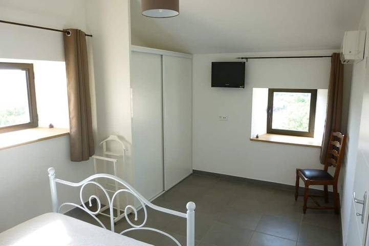 Location de vacances pour 4 personnes, avec jardin et terrasse à Labeaume - 2