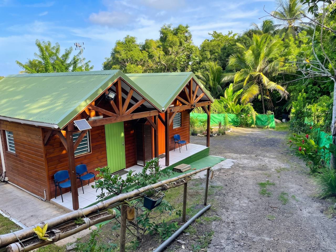 Encantador bungalow en Petit-Bourg con jardín privado in Petit-Bourg, Guadalupe
