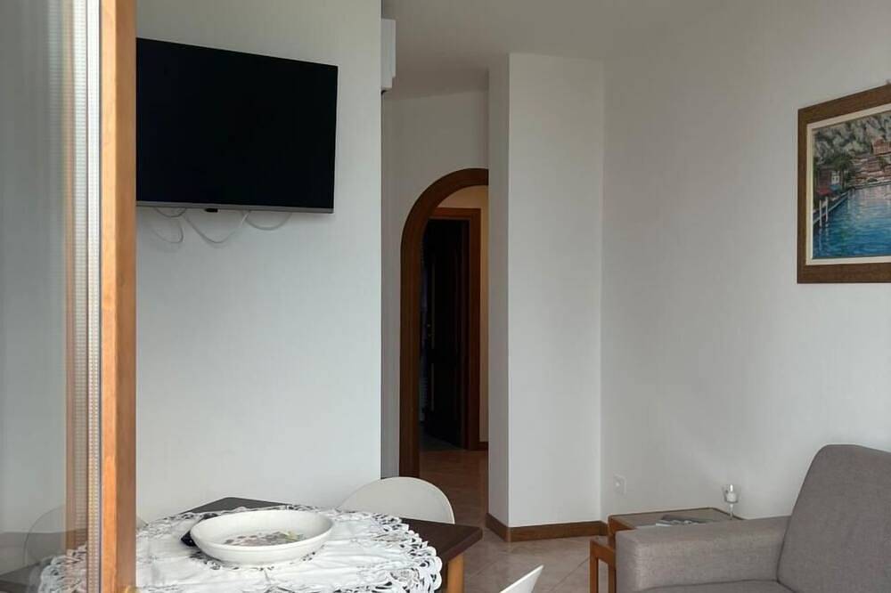 Appartement entier, Residence Villa Gianna Two-room apartment with lake view for 2 people in Limone sul Garda, Montagnes autour du lac de Garde