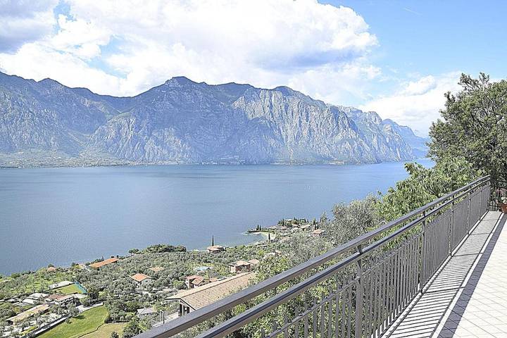 Ferienwohnung für 3 Personen, mit Garten und Ausblick sowie Seeblick, mit Haustier in Malcesine