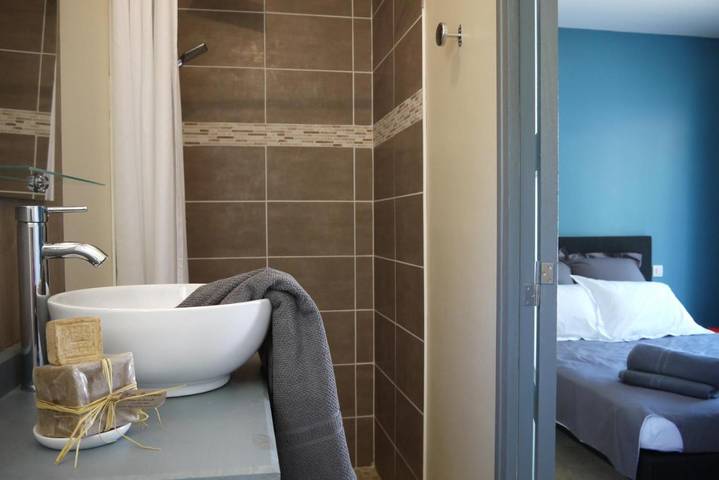 Location de vacances pour 8 personnes, avec terrasse et piscine à Foissac - 4