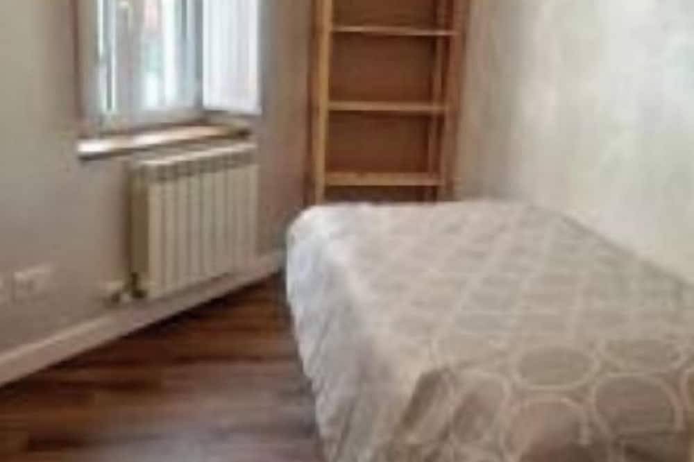 Entire apartment, Window to Santa Maria in Burgos, Burgos Province