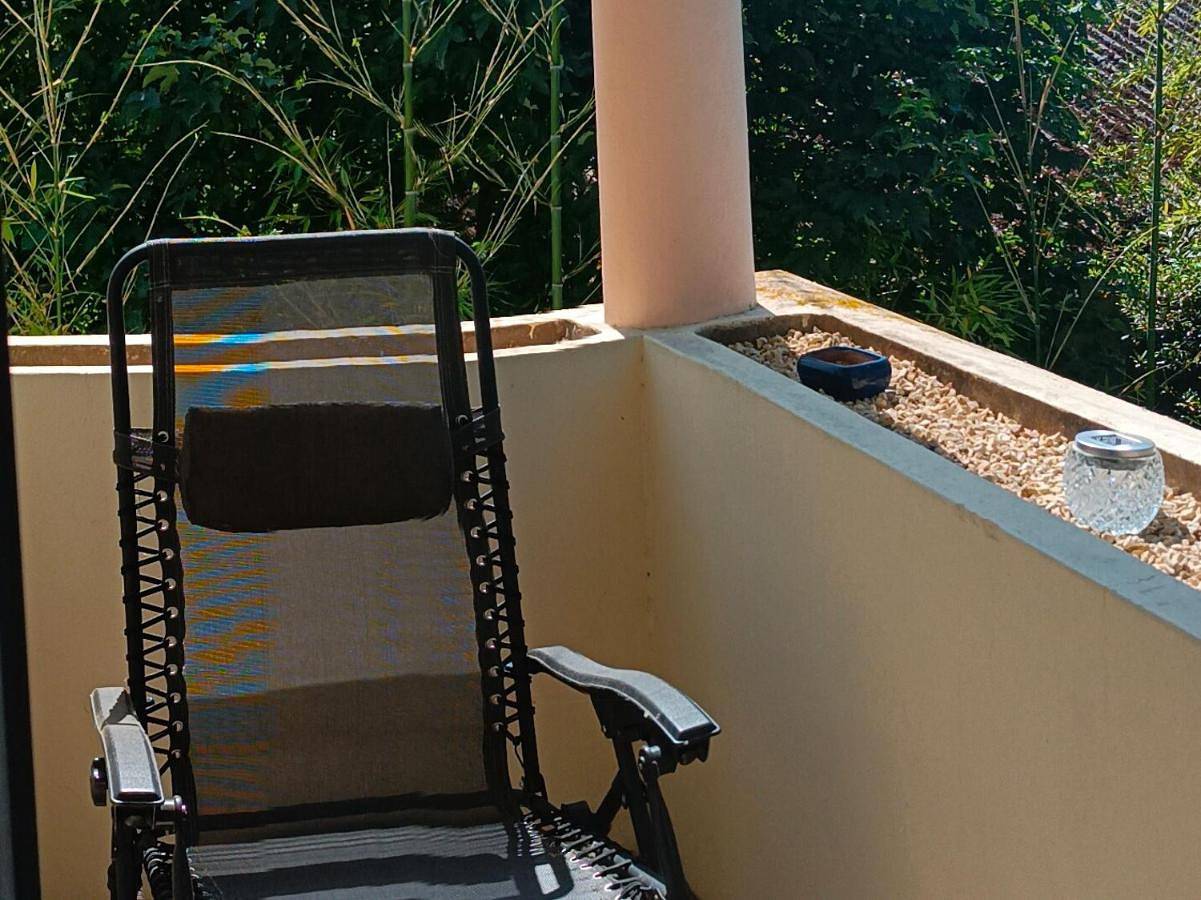 Appartement de vacances entier, Deluxe Double or Twin Room in Sancoins, Saint-Amand-Montrond