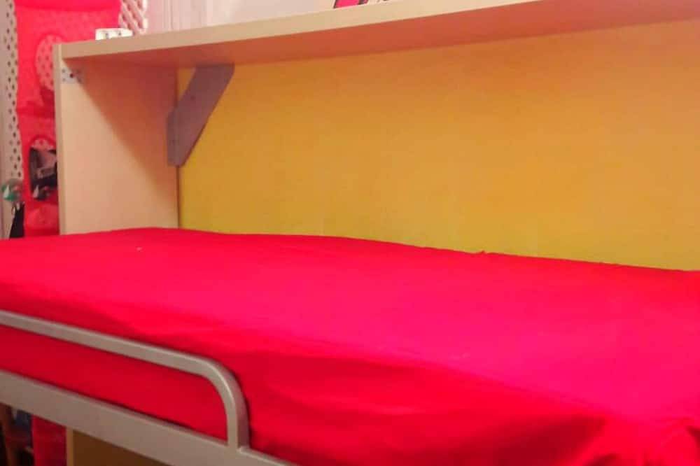 Entire apartment, Enveitg I -Montana Park in Enveitg, Prades region