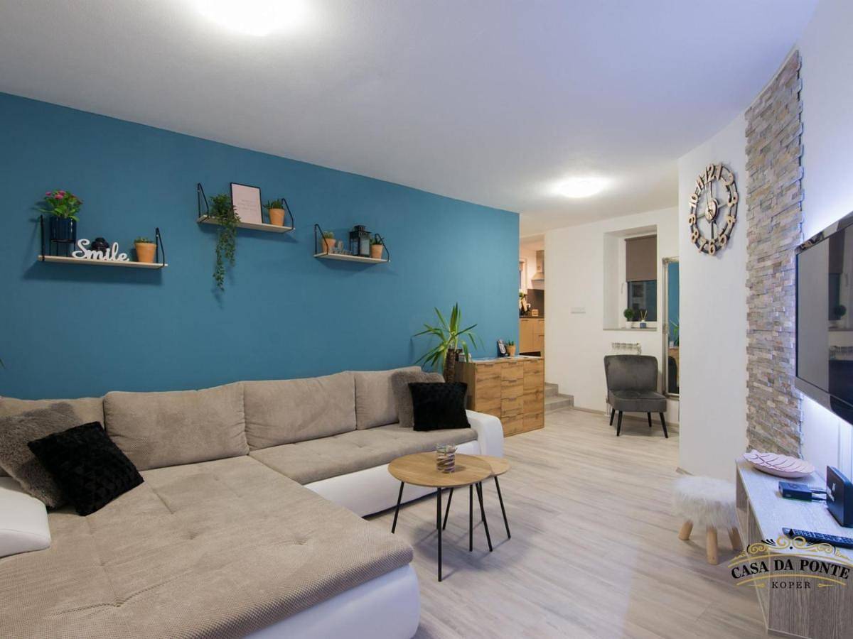 Ganze Wohnung, Downtown Koper Spacious Apartment with Balcony - Two Bedroom Apartment with Balcony in Koper, Slowenische Riviera
