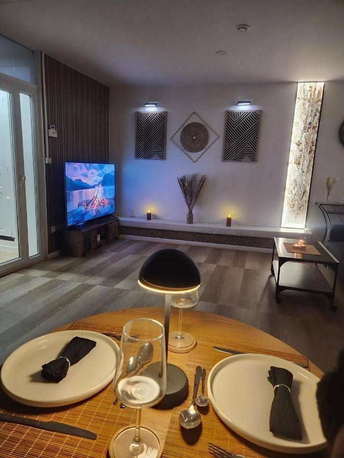 Gîte pour 2 personnes, avec terrasse dans Lac de Nantua - 2