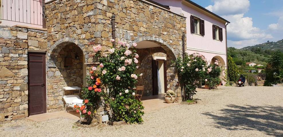 Agriturismo voor 5 personen, met Terras en Tuin in Imperia