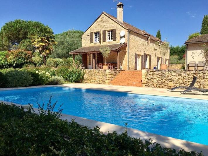Chambre d’hôte pour 2 personnes, avec jacuzzi ainsi que jardin et piscine