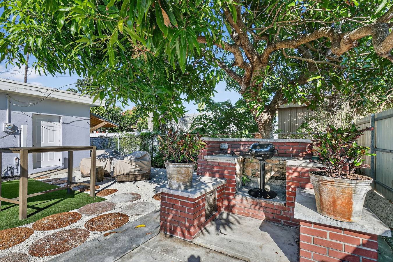 Minutes to Beach     Dog Friendly     Bbq    Patio in West Palm Beach, Palm Beach County