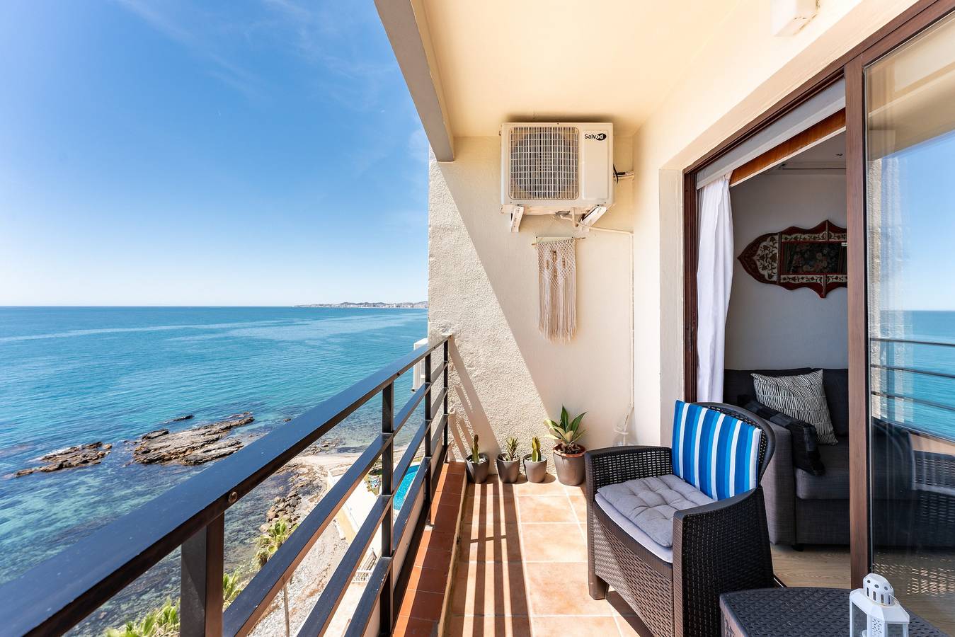Entire apartment, Apartment 'Apartamento Benalmadena Costa' with Sea View, Wi-Fi and Air Conditioning in Torremuelle, Benalmádena