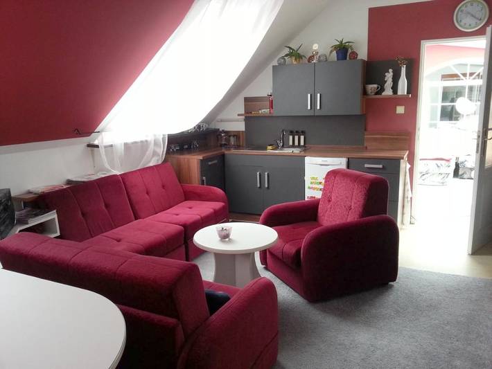 Apartament wakacyjny dla 4 osób, z widok i ogród oraz balkon w Morawy Południowe