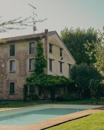 Chambre d’hôte pour 2 personnes, avec jacuzzi ainsi que jardin et piscine à Desenzano del Garda