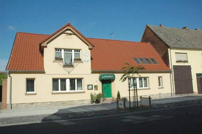 Ferienhaus, mit Terrasse und Garten sowie Ausblick in Barby - 2