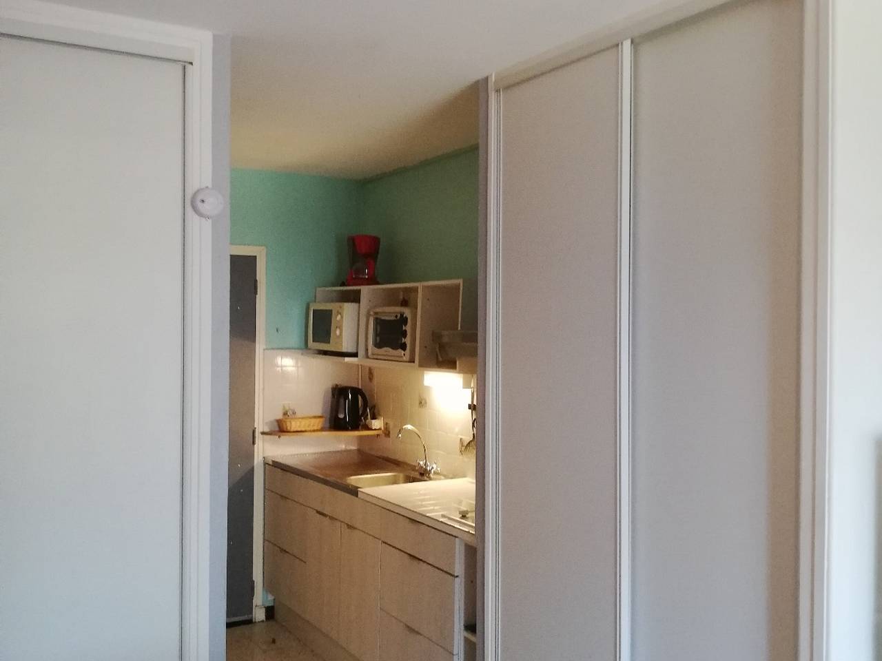 Ganzes Studio, Studio für 2 Pers, ausgestattet, Loggia, Blick auf den Park, Zentrum. in Balaruc-les-Bains, Côte d'Améthyste