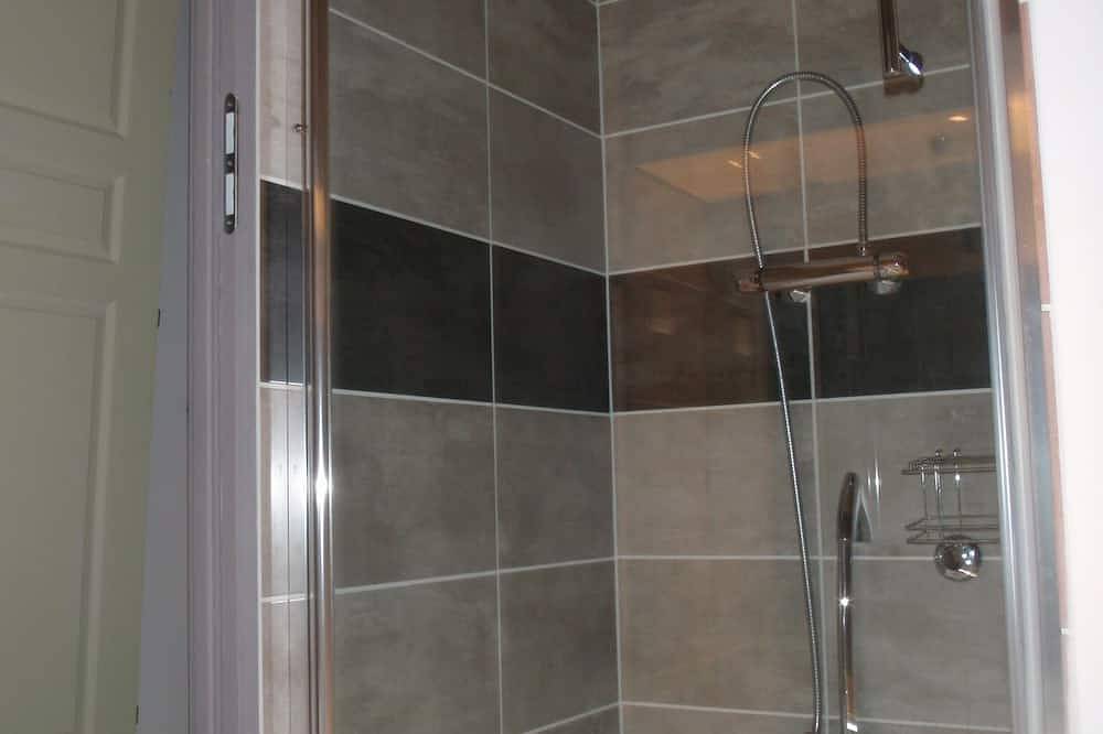 Le Chalet du Sersas, ruim en modern appartement voor maximaal 6 personen in Saint-Clément-sur-Durance, Écrins Nationaal Park