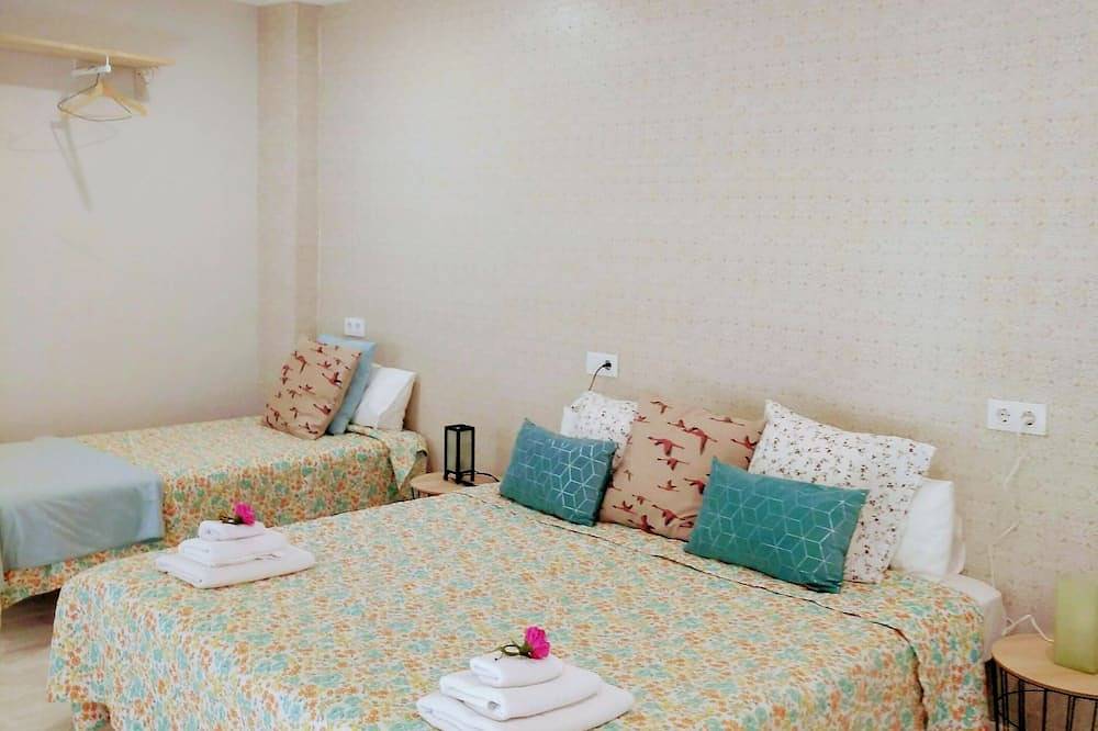 Entire apartment, Zaragoza historic center apartment near the Pilar in Saragossa, Saragossa Province