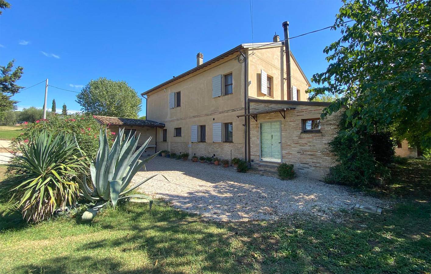 Casa vacanza per 9 persone con terrazza in Mombaroccio, Valle del Metauro
