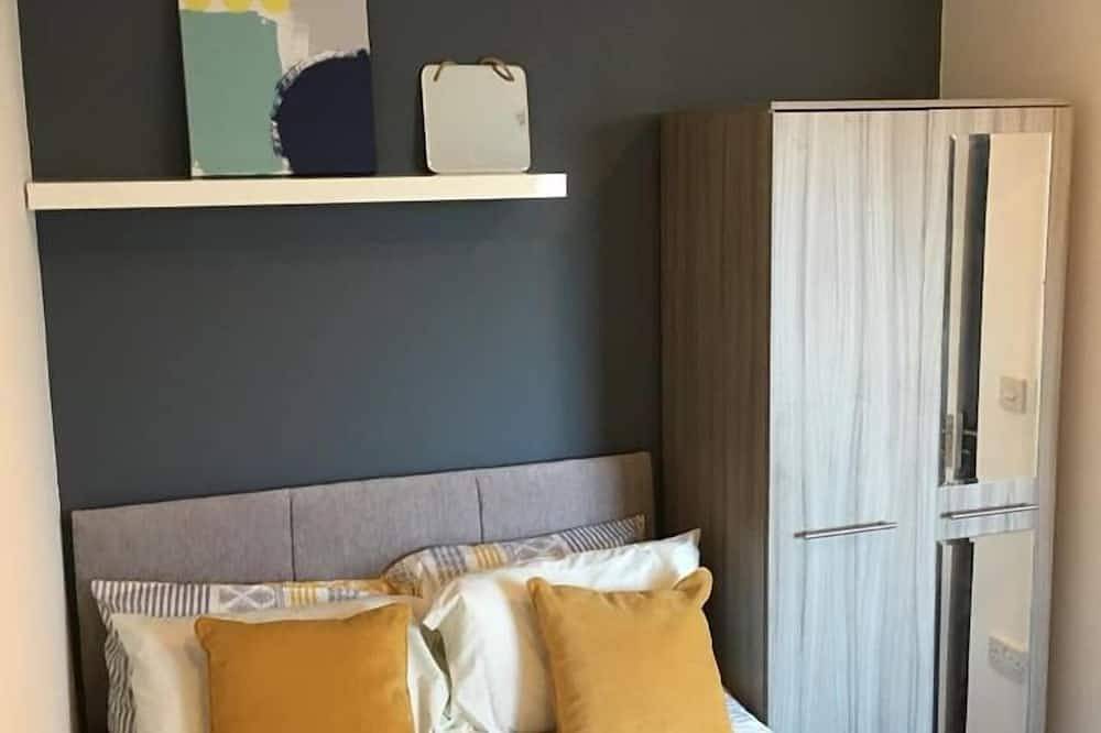 Whole-Casa-Baño Privado in Stoke-on-Trent, Midlands