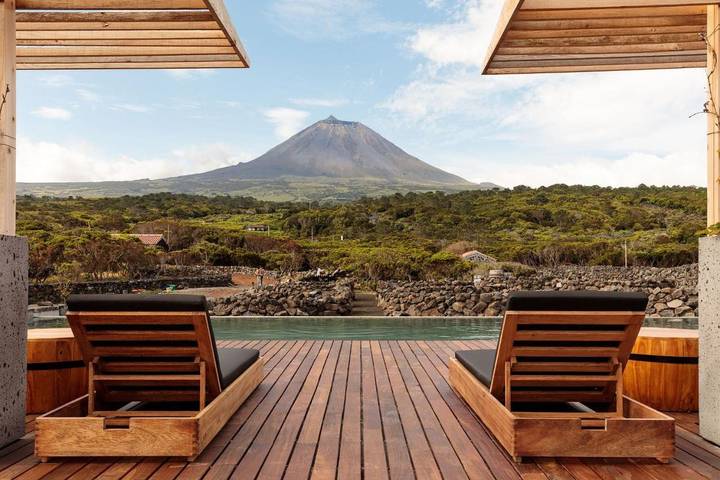 Casa de férias para 18 pessoas, com piscina e sauna e ainda vista and jardim na Ilha do Pico