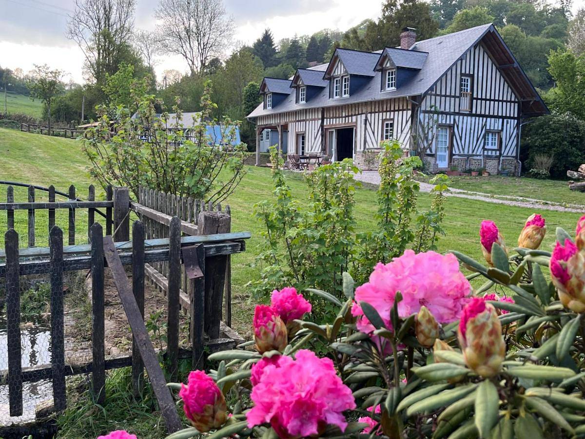 Three-Bedroom House in Pierrefitte-en-Auge, Région de Lisieux