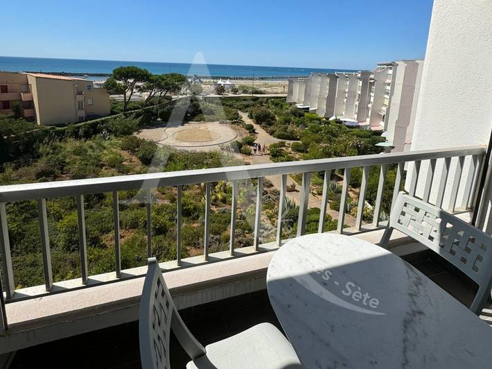 Gîte pour 4 personnes, avec terrasse dans Plage de La Corniche - 2