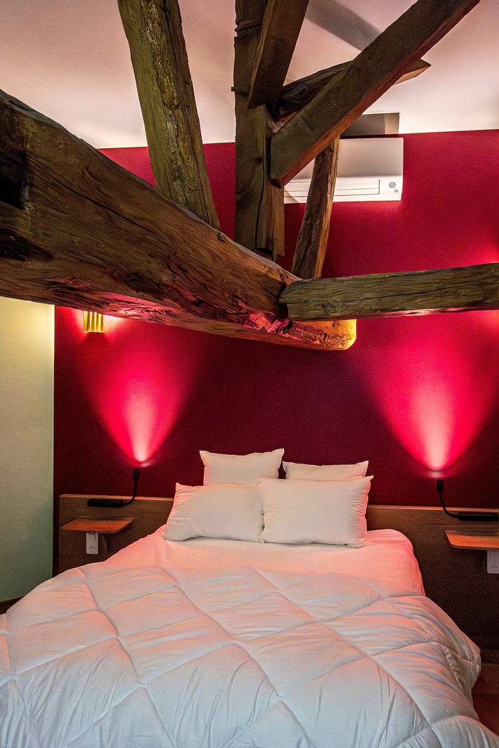 Gästezimmer „Grenier Vin 2 – Grange Arthuis“ mit Wlan und Klimaanlage in Lavau, Loire-Tal