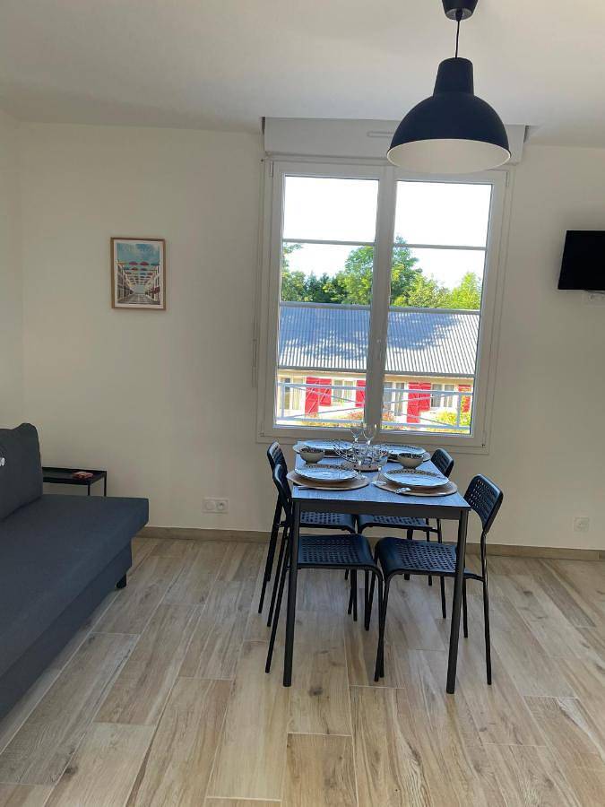 Appartement entier, Coté Cour in Biéville-Beuville, Région de Caen