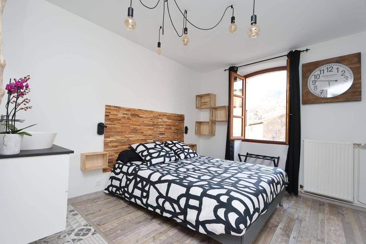 Appartement entier, Gîte climatisé "Baugallo Pastourelle" in Saint-Montan, Privas (arrondissement)